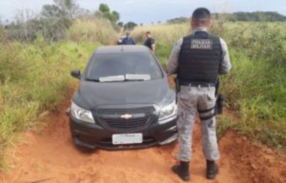 Polícia Militar apreende dois veículos e 450 quilos de maconha