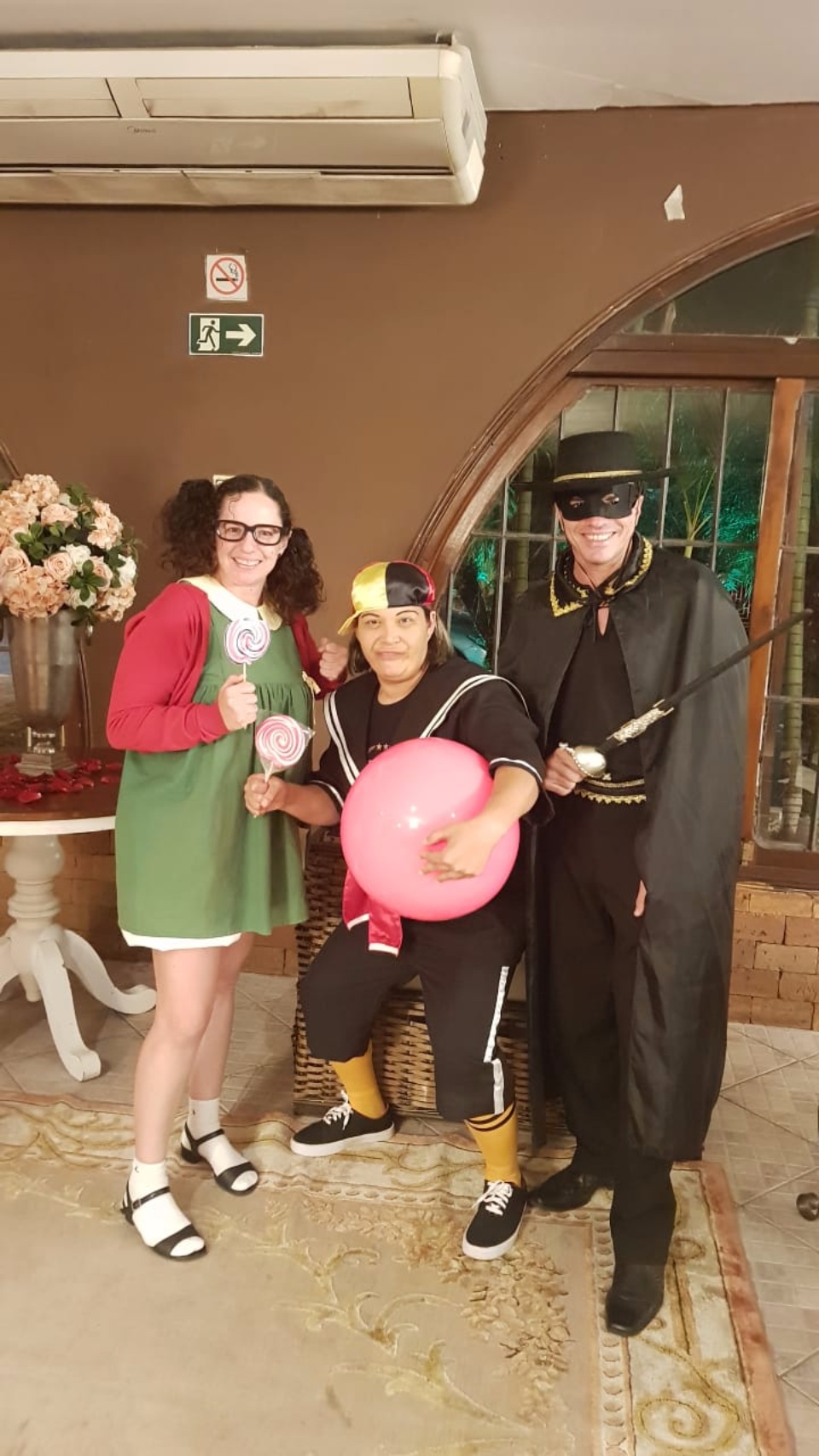Turma da PM comemora 21 anos com direito a festa à fantasia na Capital