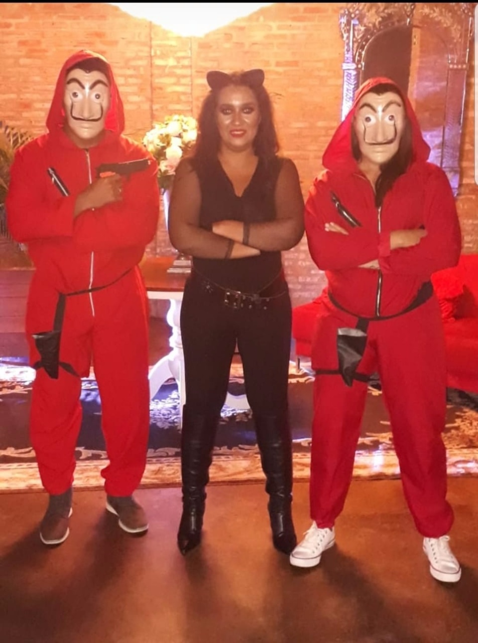 Turma da PM comemora 21 anos com direito a festa à fantasia na Capital