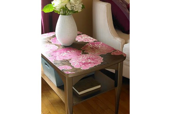 Use as sobras do papel de parede em lugares inusitados