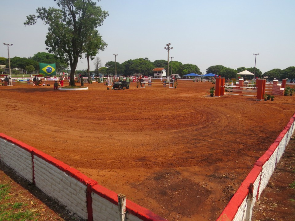 Conjuntos disputam competição de Hipismo em Dourados