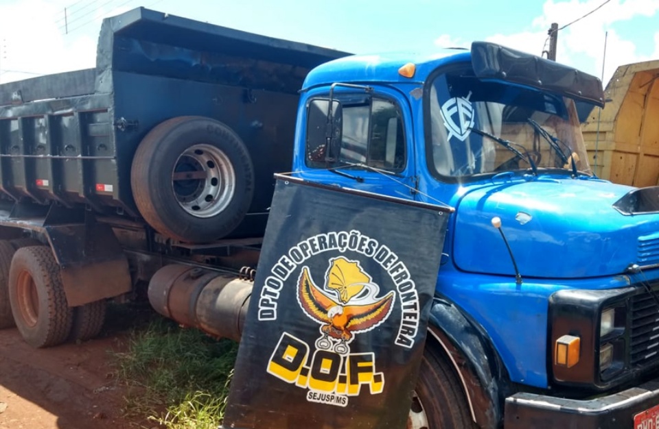 DOF apreende quatro caminhões durante operação