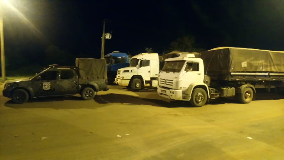 Bope apreende três carretas com duas mil caixas de cigarros contrabandeados