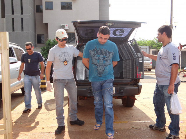 Servidor municipal é preso acusado de aliciar e incentivar prostituição de menores