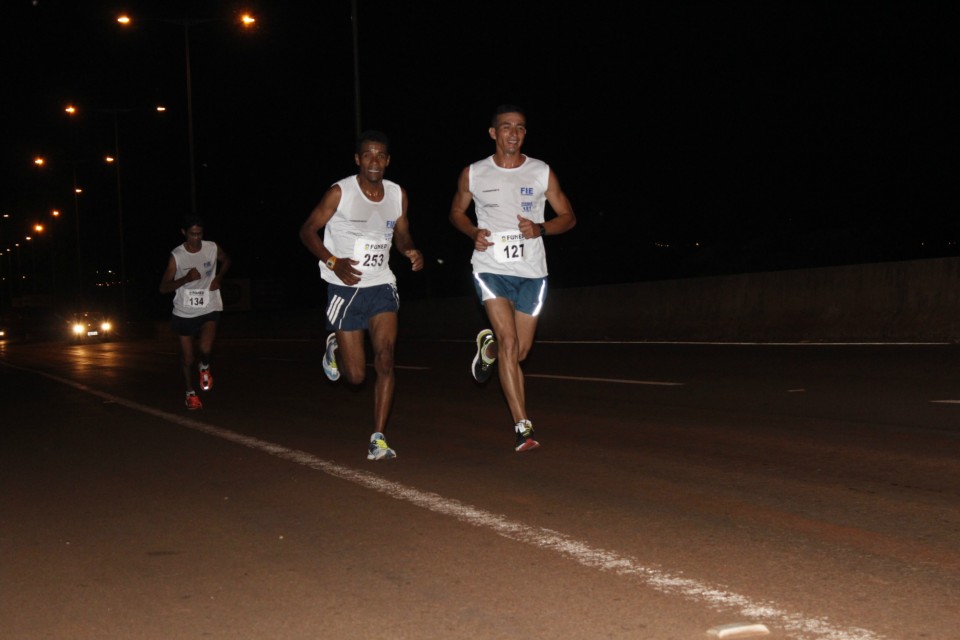 Baiana e paulista vencem 2ª meia maratona Baiana e paulista vencem 2ª meia maratona