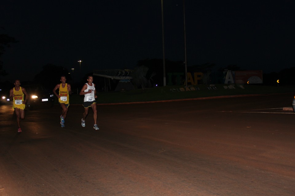 Baiana e paulista vencem 2ª meia maratona Baiana e paulista vencem 2ª meia maratona