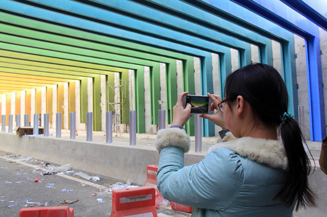 China constrói primeiro túnel de arco-íris do mundo
