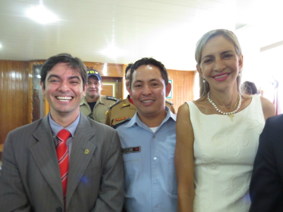 Autoridades participam de lançamento de blindado em Dourados