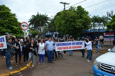 Mobilização chama atenção para uma possível greve contra os salários e parte do 13º atrasados - Crédito: Guilherme Pires
