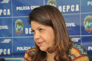 Delegada mantém investigação e aguarda laudo de menina (Foto: Marcelo Calazans)