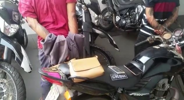 Choque prende autores de roubo depois de sofrem queda de moto Enfoquems