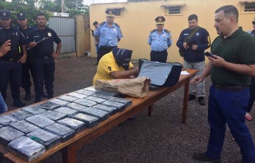Polícia paraguaia apreende 35 quilos de cocaína e crack na fronteira Porã News.