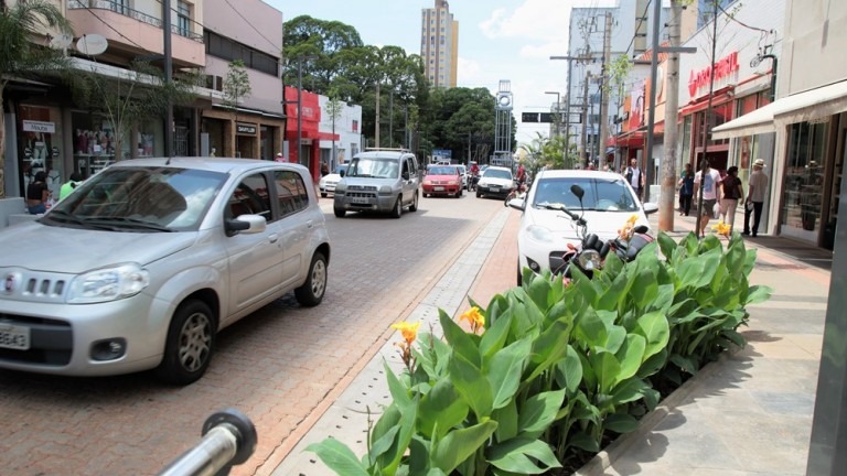 Comércio varejista poderá abrir as portas no feriado de Tiradentes na Capital