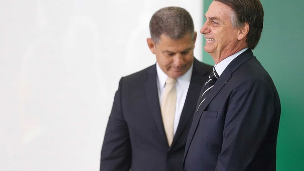 Bebianno: 'Bolsonaro atira nos seus soldados pelas costas' (Reuters)