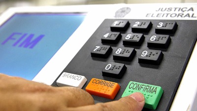 PCC financia igrejas e pode influenciar eleição, afirma especialista © Antonio Cruz/Agência Brasil