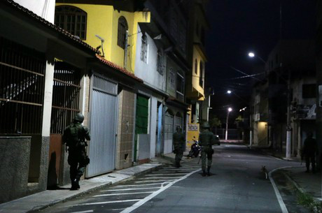 Policiais Civis do ES dão 14 dias para o governador atender reivindicações da categoria PMs do Espírito Santo cruzeram os braços há seis dias
Paulo Whitaker/09.02.2017/Reuters