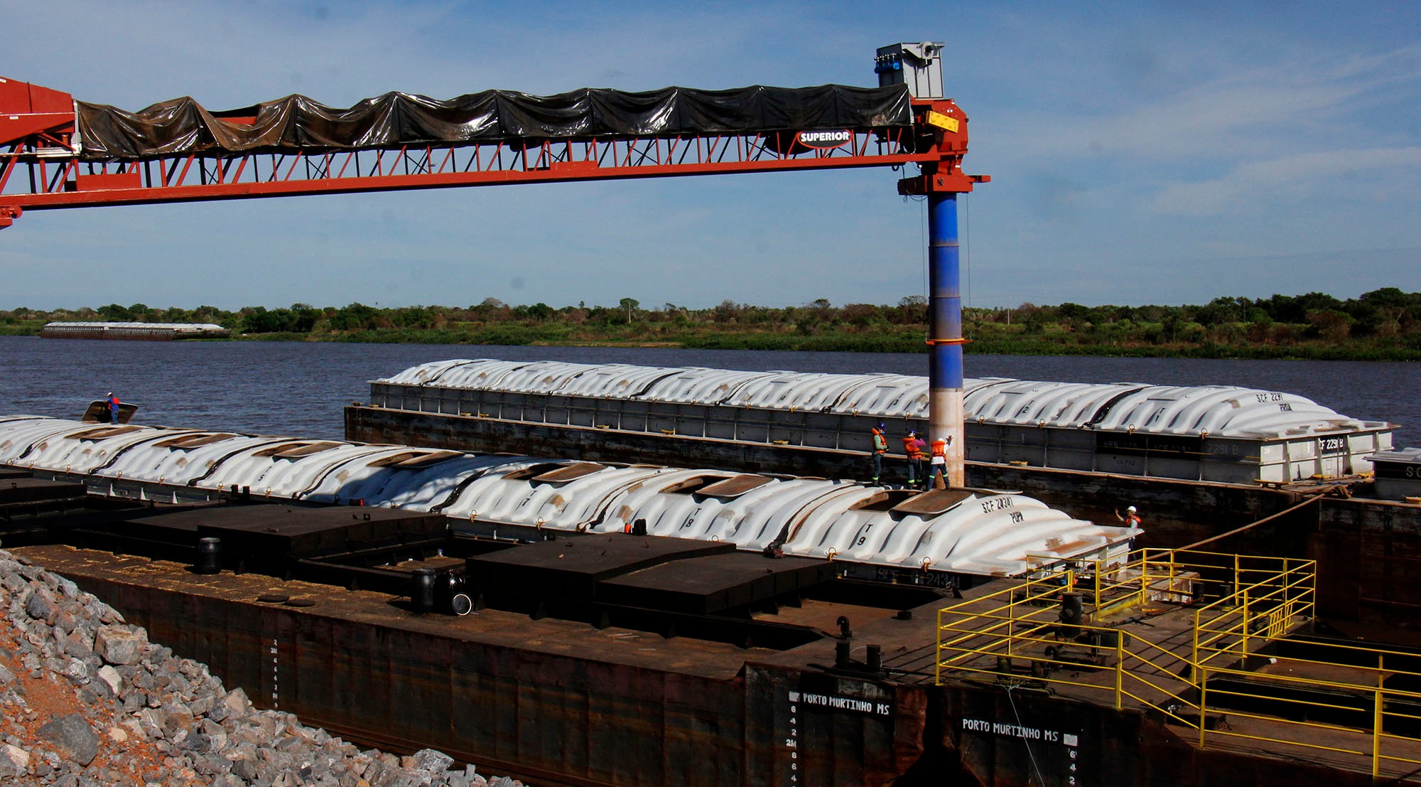 Com dois portos operando, Murtinho deve exportar 20% da safra de soja de MS em 2021 Comboio com 29 mil toneladas de soja sai esta semana do porto da FV Cereais com destino a Argentina. Chico Ribeiro