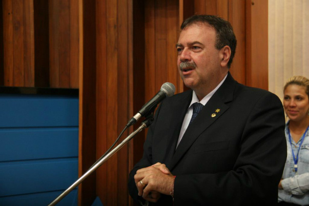 Deputado Dr. Paulo Siufi exalta a importância da disciplina de literatura na grade curricular do ensino médio na rede estadual Foto: Beatriz de Almeida
AL/MS