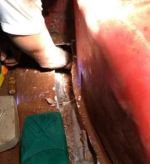 A droga estava escondida em um fundo falso na carroceria. (Foto: PRE/Divulgação)