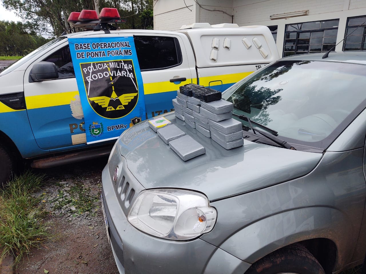 PMR apreende quase 24 quilos de cocaína em cocaína no airbag de veículo PMR apreende quase 24 quilos de cocaína em cocaína no airbag de veículo