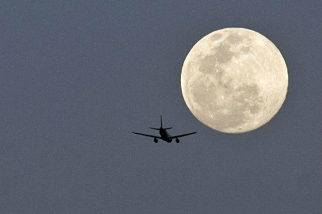 Madrugada é o melhor horário para voar e comprar passagens aéreas Com descontos de até 70% sobre o preço praticado durante o 'horário comercial', o período entre 0h e 6h da manhã é perfeito para quem quer economizar um bom dinheiro
Foto: Alex Carvalho