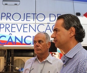 Lauro Davi com o prefeito de Campo Grande, Marcos Trad, em agenda realizada em março - Divulgação/PMCG