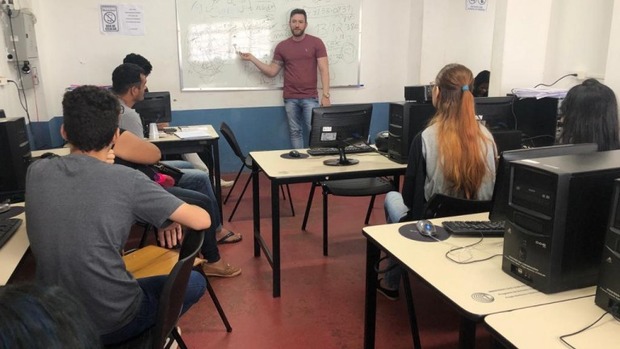 Prefeitura oferece 600 vagas para cursos gratuitos de informática nas férias Prefeitura oferece 600 vagas para cursos gratuitos de informática nas férias