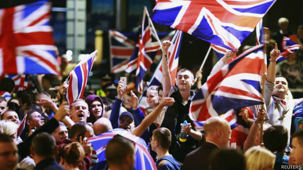 Escoceses pró-Reino Unido comemoram vitória do 'Não' em Glasgow