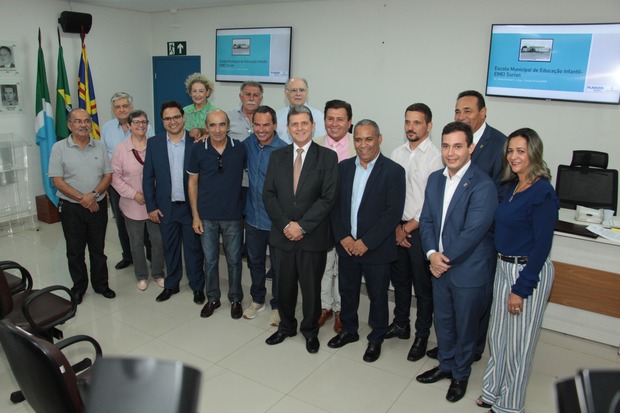 Clube Surian será transformado em Emei após atuação da Câmara e Prefeitura Clube Surian será transformado em Emei após atuação da Câmara e Prefeitura