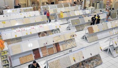 Setor de material de construção fecha ano com aumento de 5% nas vendas Na disputa pelos consumidores, muitas lojas reduziram margem de lucro na expectativa de elevar vendas na Capital - Foto: Paulo Ribas / Correio do Estado