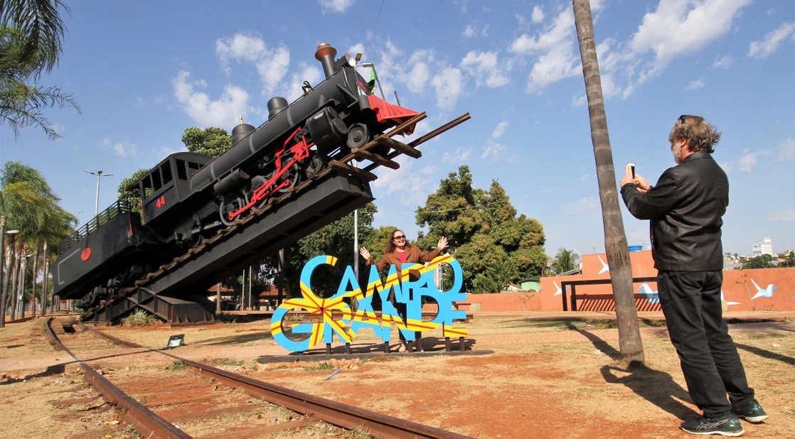 Campo Grande possui vocação turística e atrai visitantes de todo o Brasil Capital se projeta para o futuro funcionando como parada para viagens de lazer, negócios e aventura. Saul Schramm