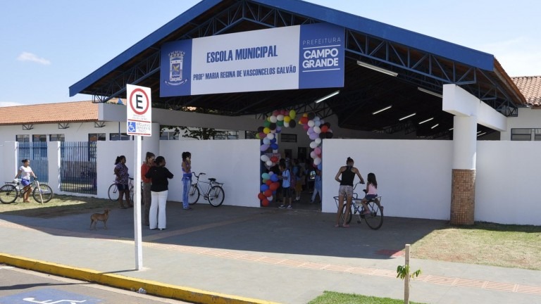 Veto total para projeto de lei para bandeiras e hino nacional em escolas será analisado pela Câmara