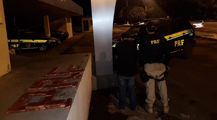 Cocaína apreendida pela PRF na noite deste sábado (24), na BR-262, em Miranda. PRF/Divulgação