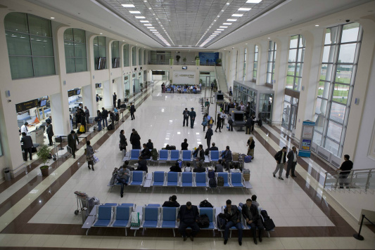 Os 10 piores aeroportos do mundo Terminal de passageiros do aeroporto de Tashkent. U. A