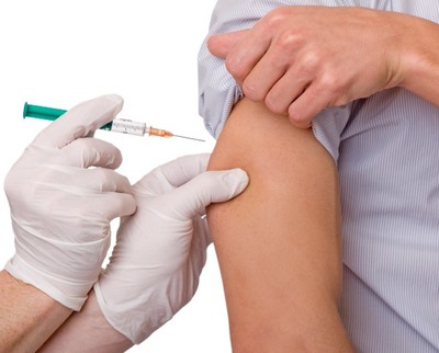 Dose padrão da vacina contra febre amarela é necessária para quem vai viajar Dose padrão da vacina contra febre amarela é necessária para quem vai viajar