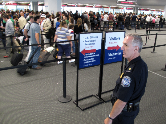 Autoridades norte-americanas prendem imigrantes sem documentos em seis estados Reprodução