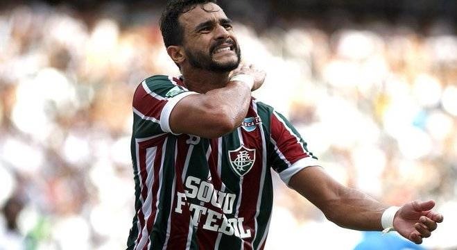 Presidente do Corinthians desiste de contratar Henrique Dourado Segundo Roberto de Andrade, o Ceifador não deverá vestir a camisa do Corinthians nesta temporada
Fluminense FC