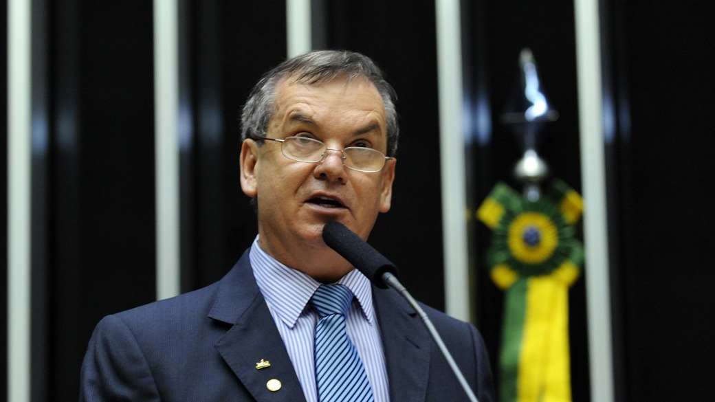 Autor de projeto que revoga estatuto do desarmamento diz que votação fica para 2019