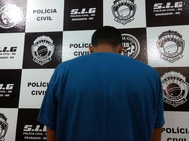 Homem é preso acusado de furtar carro e R$ 30 mil em jóias e eletrônicos (Osvaldo Duarte/Dourados News)