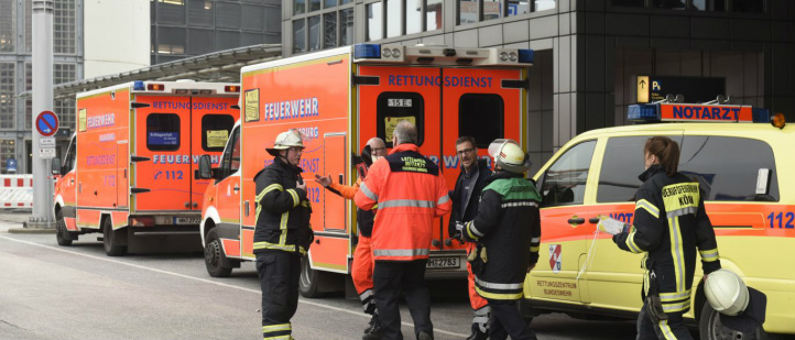 Hamburgo: aeroporto é evacuado após 50 pessoas terem intoxicação Hamburgo: aeroporto é evacuado após 50 pessoas terem intoxicação