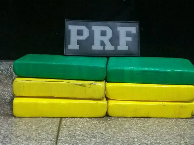 PRF encontra cocaína de alto grau de pureza em carro abandonado em MS PRF/Divulgação