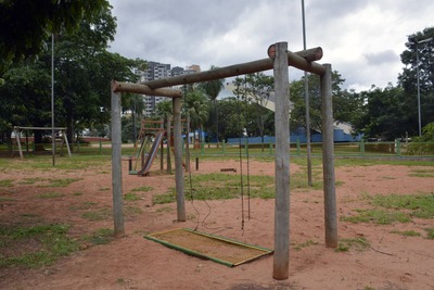A Praça da República, conhecida como “do Rádio” é uma das que precisa de cuidado - Foto: Paulo Ribas / Correio do Estado