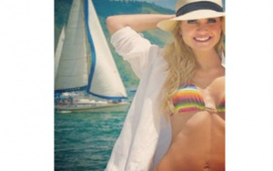 
Reprodução
Elina exibe ótima forma em foto de biquíni
