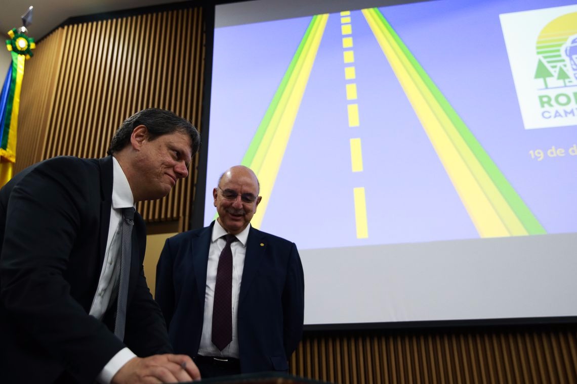 Governo lança programa de incentivo à caminhoneiros autônomos José Cruz/Agência Brasil