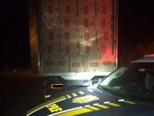 PRF apreende 350 mil maços cigarros contrabandeados em caminhão roubado O flagrante aconteceu no trecho da BR-060 que passa por Sidrolândia, a 70 quilômetros de Campo Grande.
