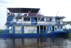 Equipe de 50 pessoas trabalha nas buscas de vítimas de acidente com barco-hotel Embarcação com 27 pessoas virou no Rio Paraguai após a passagem de possível tornado
