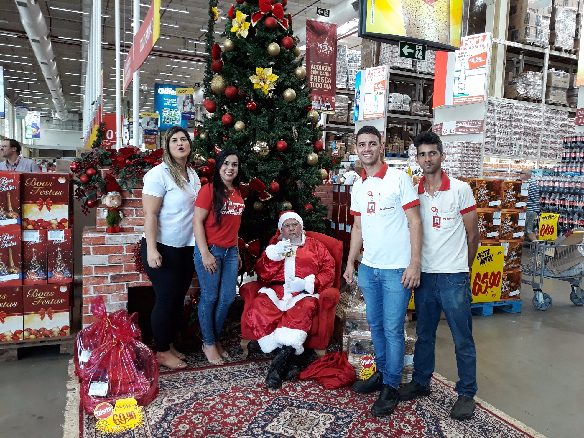 Papai Noel amplia agenda para atender público em rede de atacarejo Divulgação