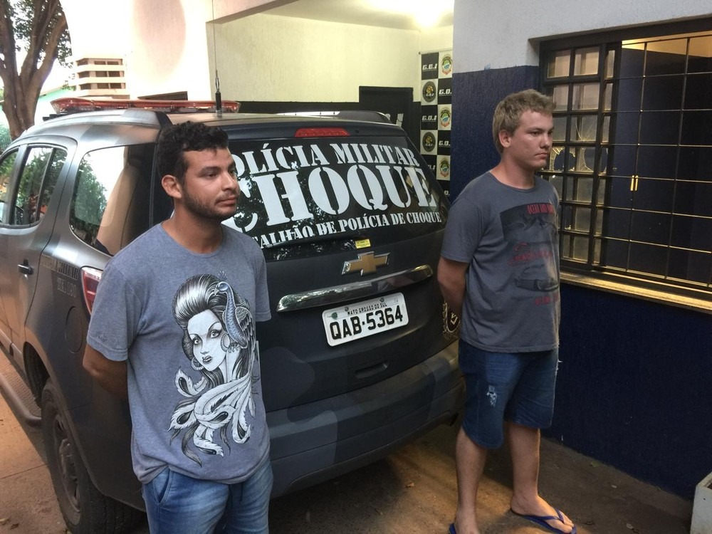 Jovens emprestaram carro para traficantes em troco de porção de cocaína (Foto: Ricardo Mello)