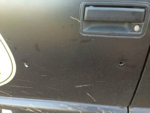 Identificado homem que atirou em viatura da Guarda Municipal Dois oito tiros, dois atingiram a porta da viatura
