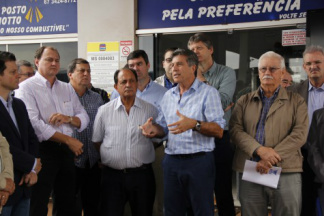 Prefeito Murilo elogia atitude do governador Reinaldo Azambuja e diz que reunião foi um marco para resolver os problemas do distrito -Chico Leite